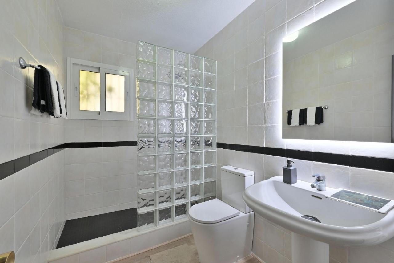 Bungalow With Large Terrace In A Quiet Park - Beach Nearby Ситио-де-Калаонда Экстерьер фото