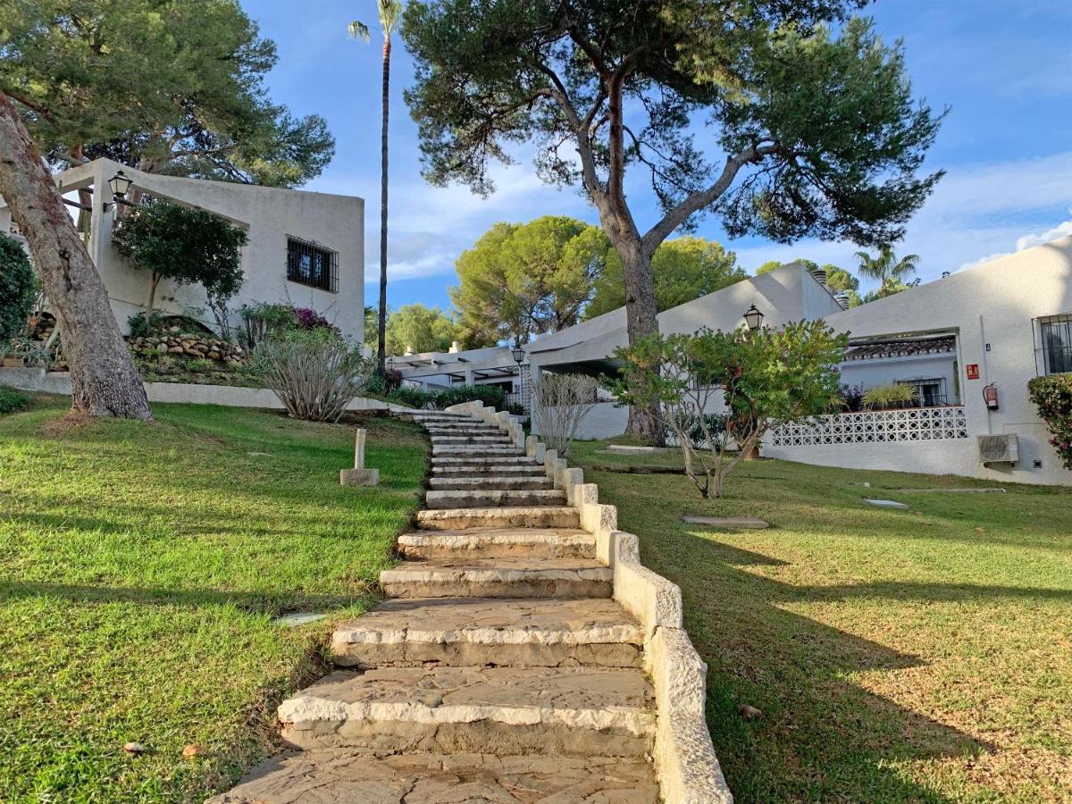 Bungalow With Large Terrace In A Quiet Park - Beach Nearby Ситио-де-Калаонда Экстерьер фото